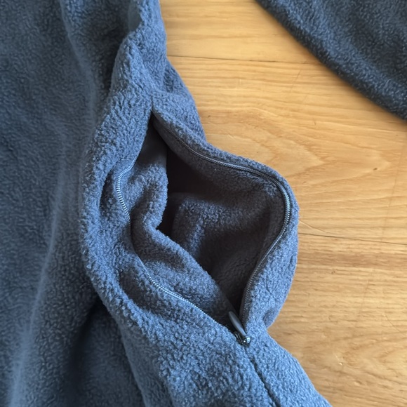 Adult Onesie Gray Triceratops Costume, Size Small - Picture 7 of 7